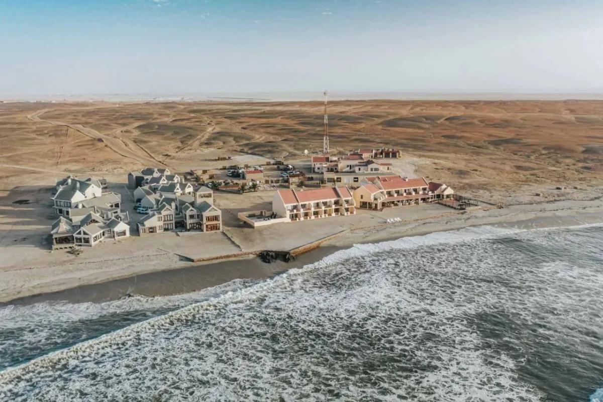 Das Cape Cross Lodge liegt in Cape Cross, 1,6 km vom Cape Cross entfernt und bietet Unterkünfte mit kostenfreiem WLAN und kostenfreie Privatparkplätze