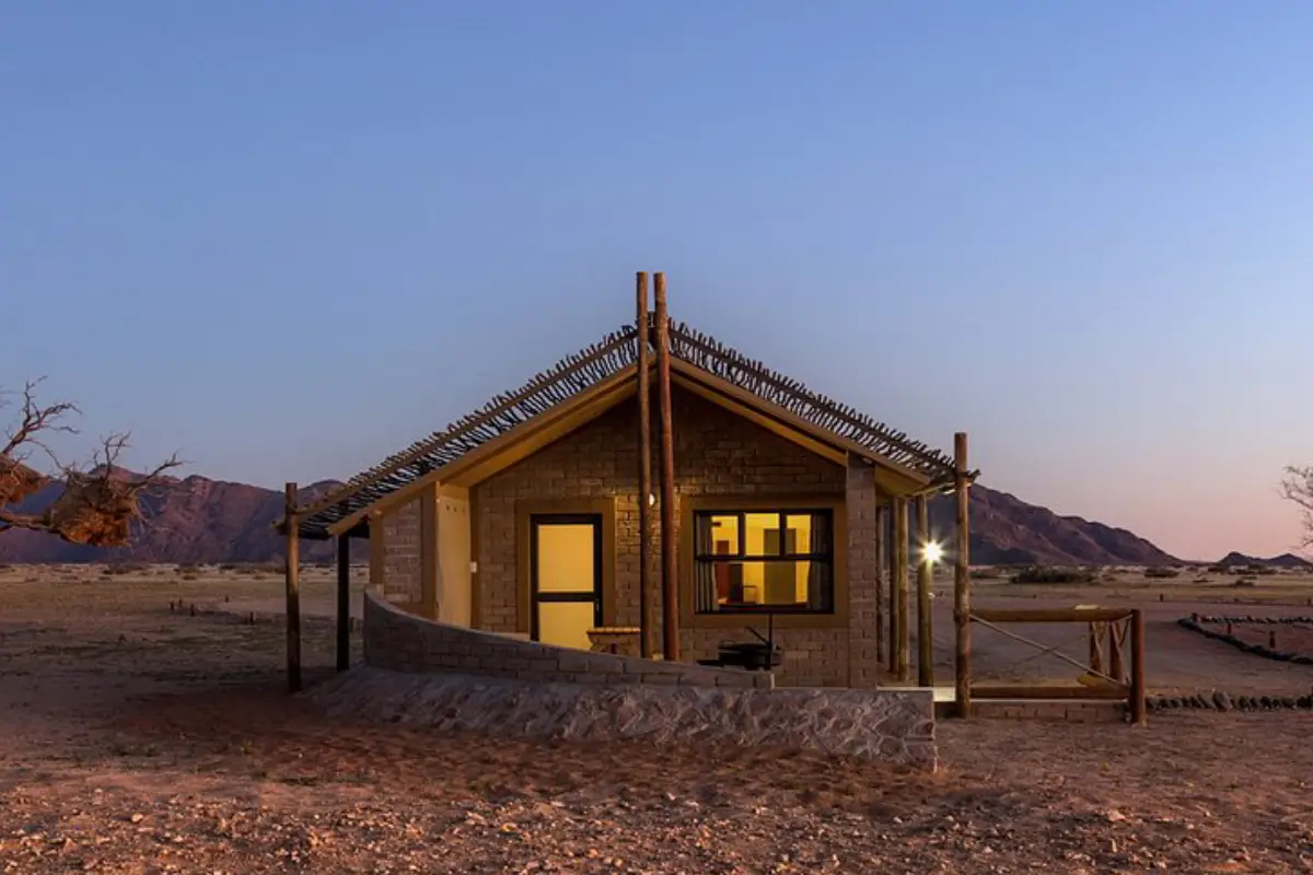 12 Day Luderitz, Sossusvlei Swakopmund, Skeleton Coast and Etosha National Park Budget (Lodging) Tour