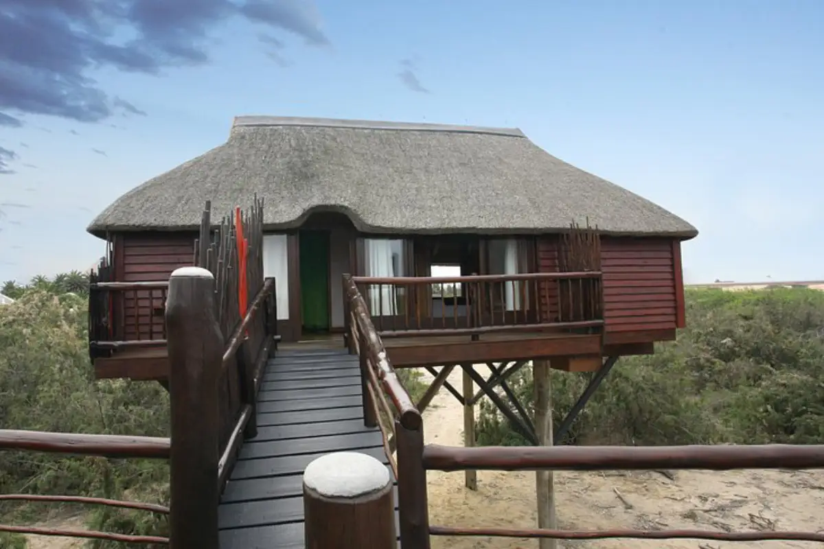 12 Day Luderitz, Sossusvlei Swakopmund, Skeleton Coast and Etosha National Park Budget (Lodging) Tour