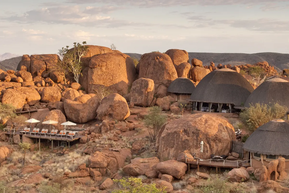 Das Mowani Mountain Camp erwartet Sie mit einem Außenpool und kostenfreiem WLAN in Mowani.