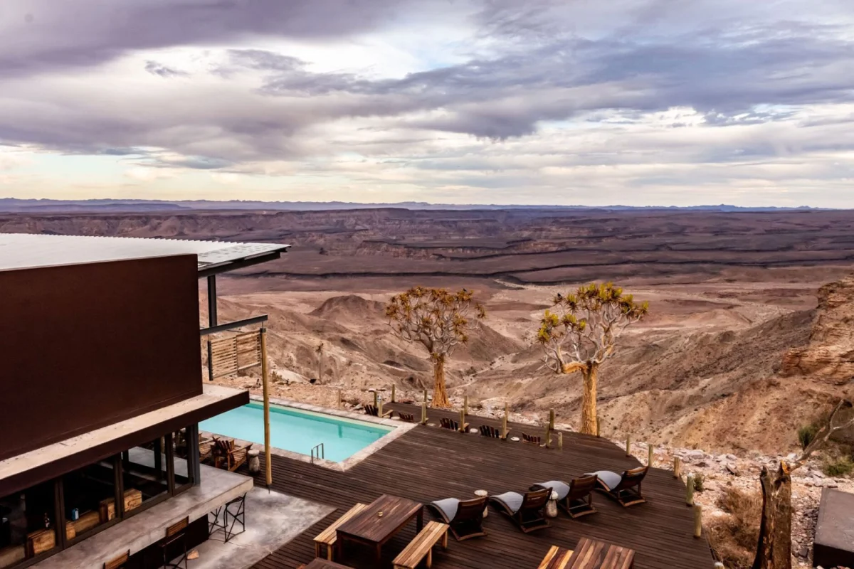 Das Fish River Lodge liegt 1,7 km vom Fish River entfernt und bietet Unterkünfte mit einem Restaurant, kostenfreie Privatparkplätze, eine Bar und eine